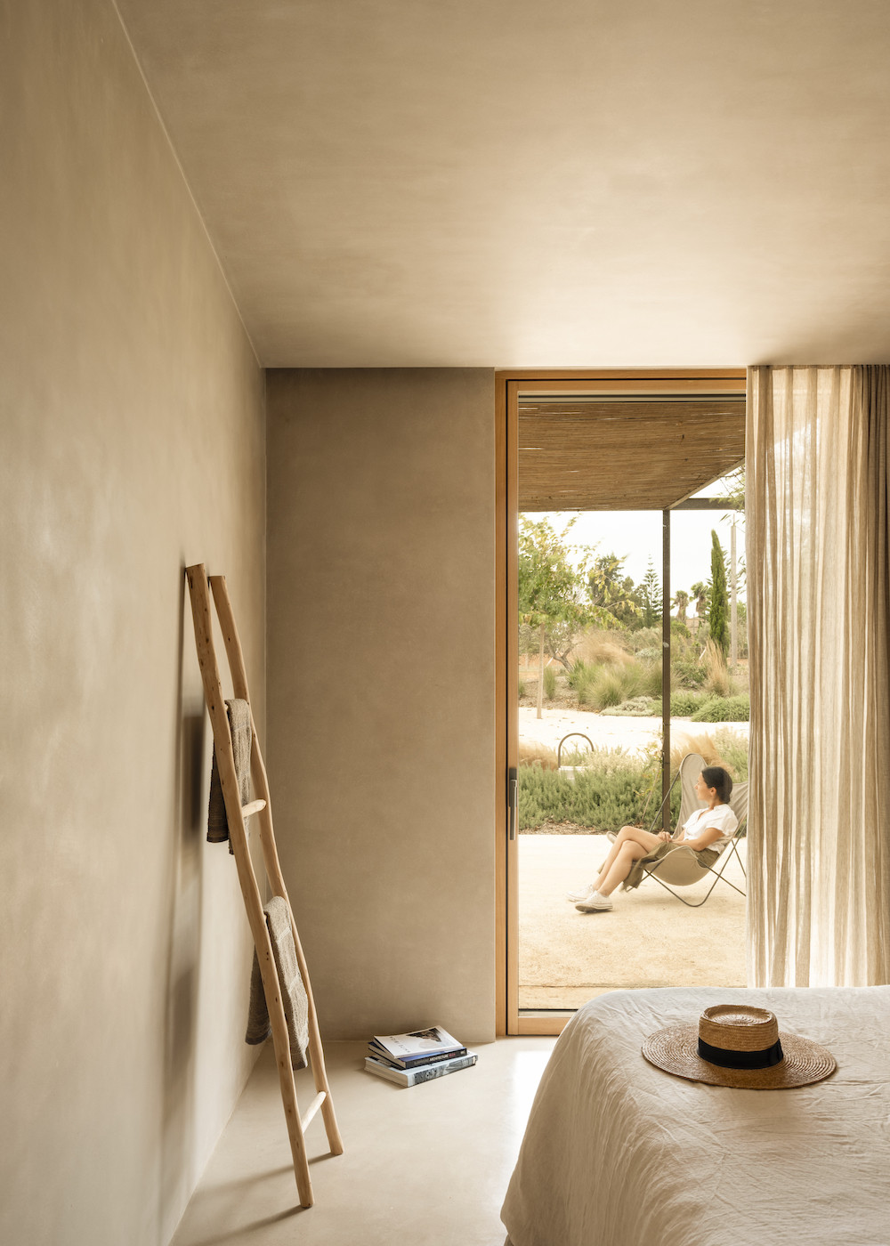 Dormitorio con vistas al porche exterior, Ca Na Lola, Mallorca